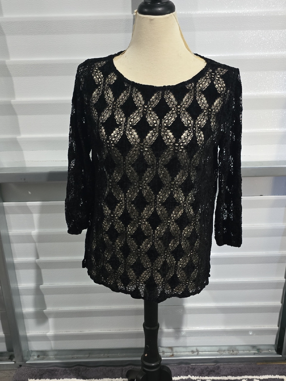 Mododoc Black Crochet Lace Overlay Top Size Medium